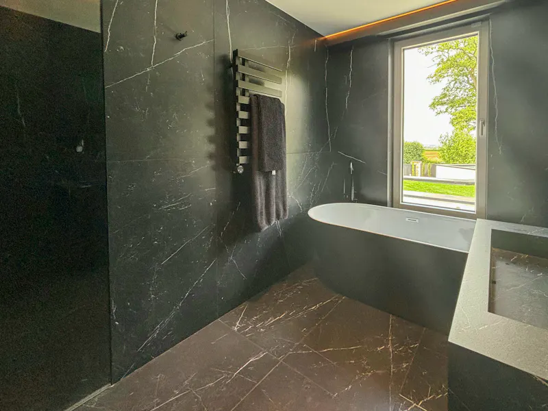 Bathroom at Minimalist Mansion Cheshire, K508 (photo 31)
