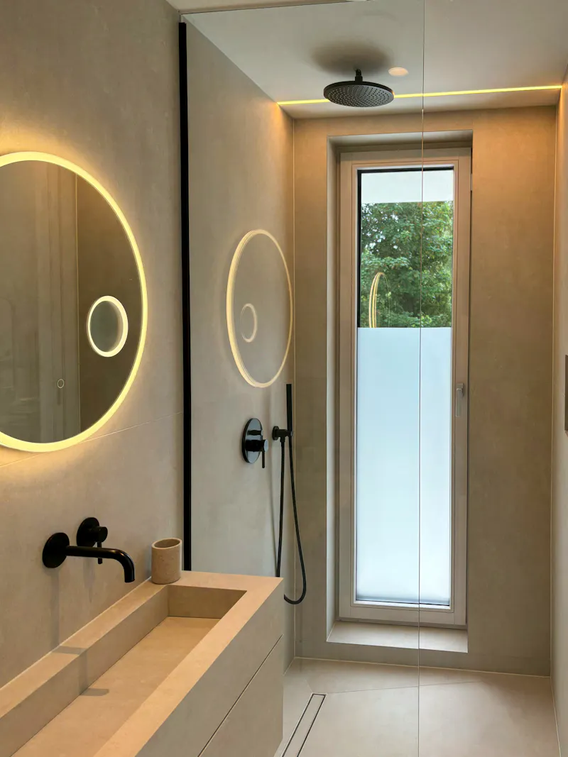 Bathroom at Minimalist Mansion Cheshire, K508 (photo 26)