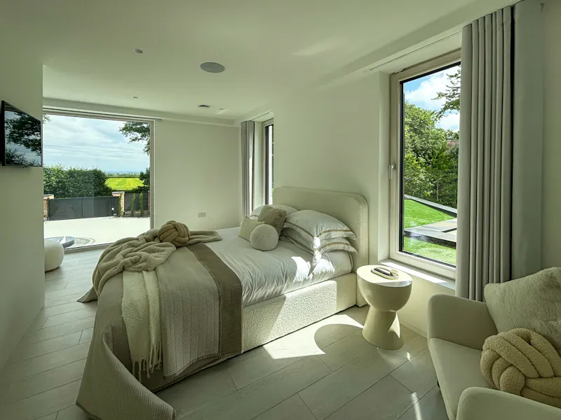 Floor - wooden at Minimalist Mansion Cheshire, K508 (photo 24)