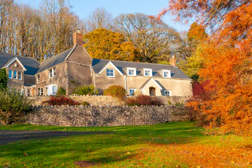 Country Home Wells, B2057