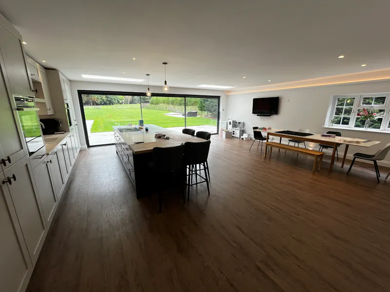Dining room at Modern Buckinghamshire Home, D2805 (photo 8)