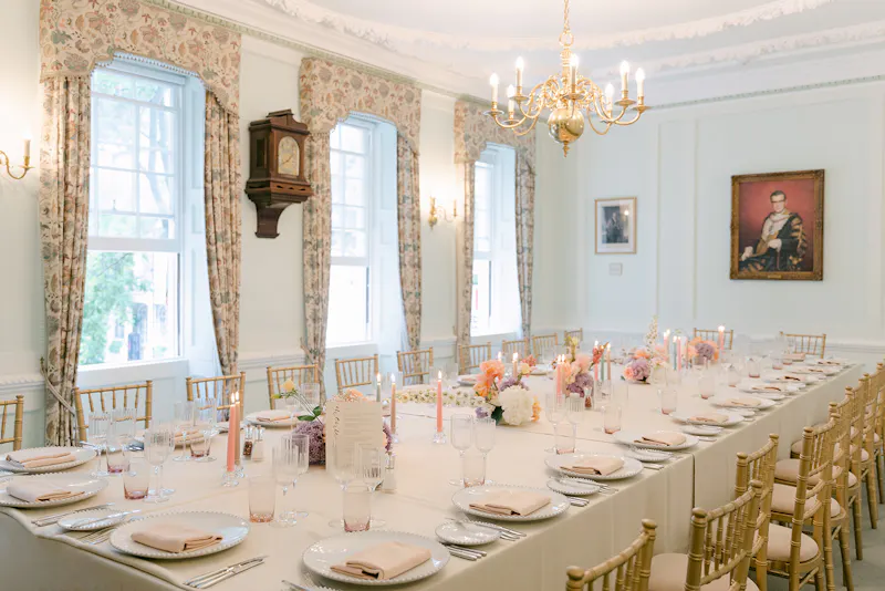 Dining room at Elegant Spitalfields Hall , A1639 (photo 5)