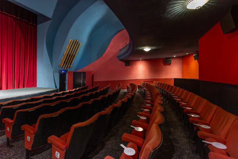 Art Deco-Style Cinema Hackney, P613 (photo 4)