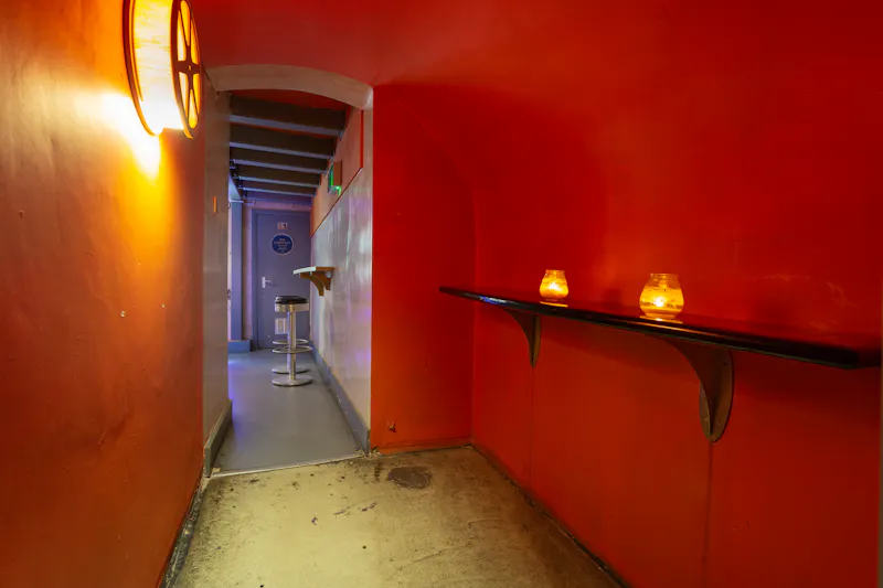 Corridor at Art Deco-Style Cinema Hackney, P613 (photo 17)