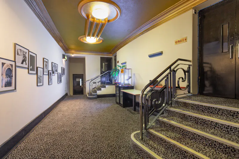 Entrance hall at Art Deco-Style Cinema Hackney, P613 (photo 11)