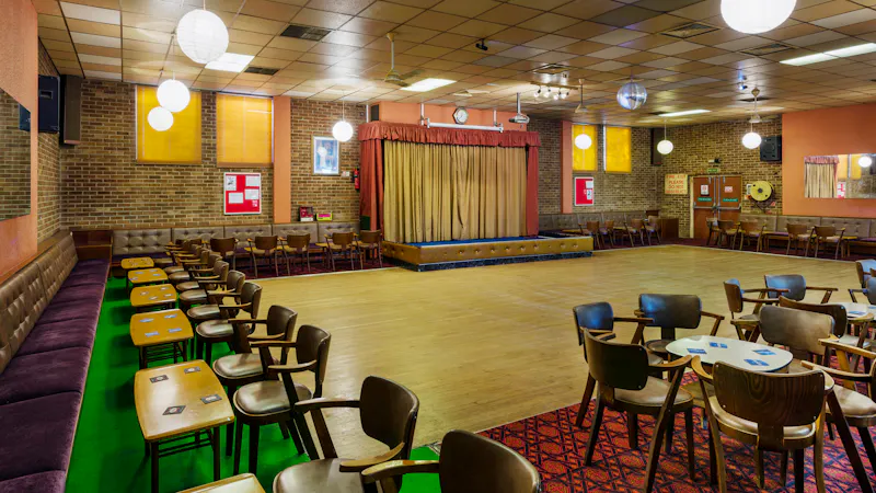 Stage at Retro Members Club Walthamstow, R877 (photo 4)