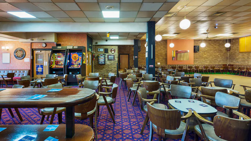 Beams at Retro Members Club Walthamstow, R877 (photo 1)