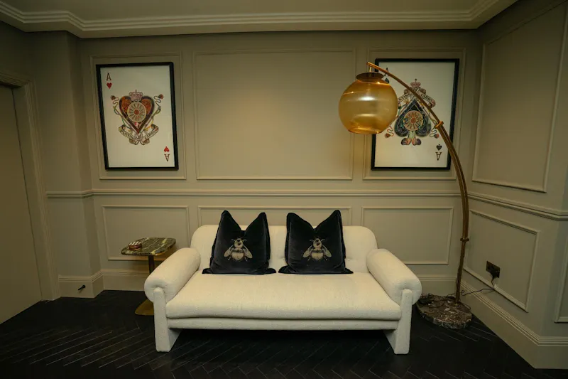 Luxury Mill Hill home, D2804 (photo 6)