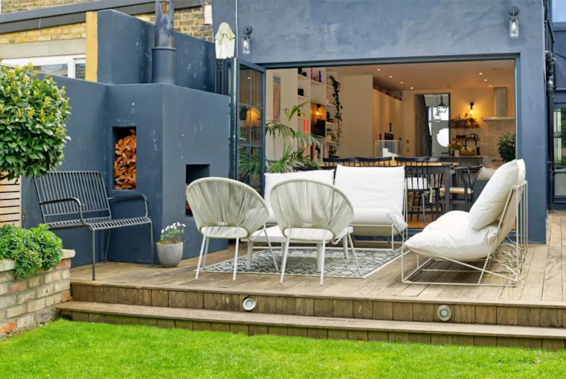 Terrace/Patio at Elegant & cool Harlesden home, E538 (photo 16)