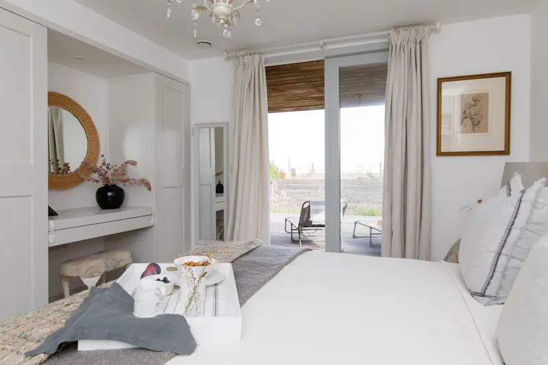Modern Chichester Beach House, D2794 (photo 16)