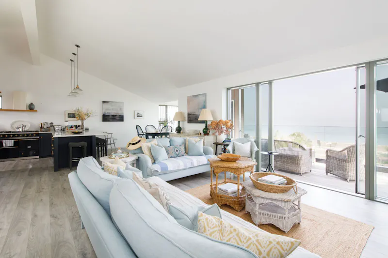 Modern Chichester Beach House, D2794 (photo 8)