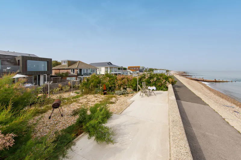 Modern Chichester Beach House, D2794 (photo 50)