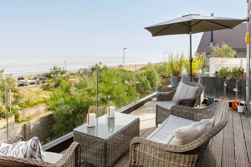 Modern Chichester Beach House, D2794 (photo 42)