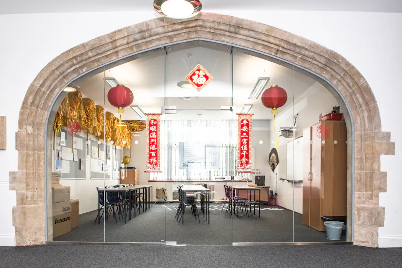 Classroom at Public School Peterborough, J229 (photo 33)