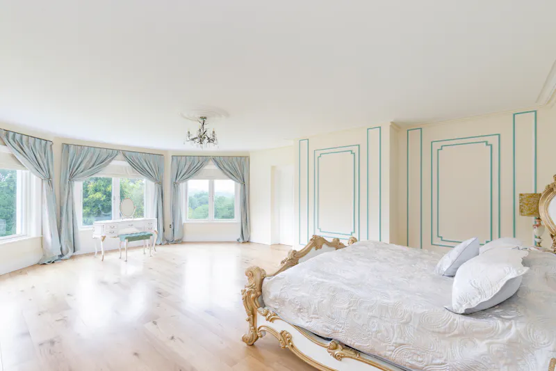 Floor - wooden at West Sussex Country Mansion, B2059 (photo 13)