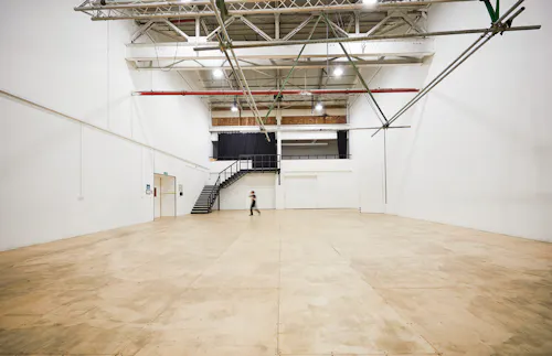 Spacious Greenwich Studio, N558