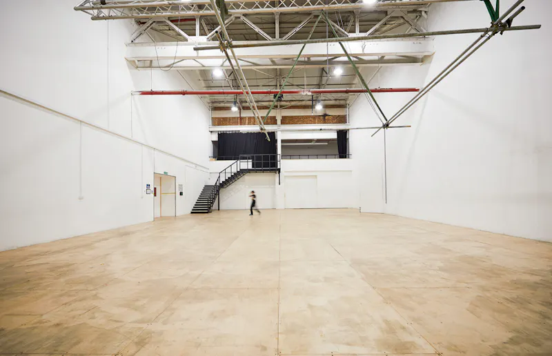 Floor - wooden at Spacious Greenwich Studio, N558 (photo 1)