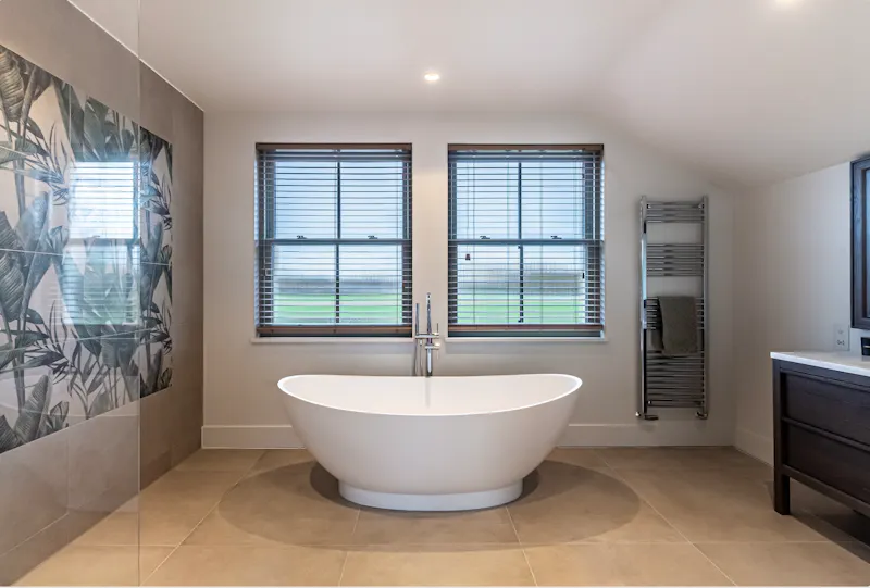 Floor - tiled at Modern Suburban Home Brentwood, D2796 (photo 23)