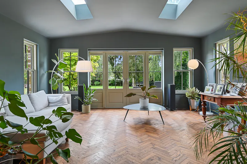 Floor - wooden at Modern Suburban Home Brentwood, D2796 (photo 4)