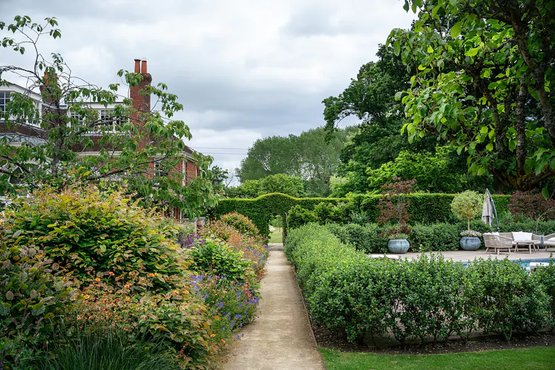 Garden - formal at Luxe West Berkshire stately, A1547 (photo 38)