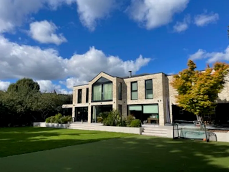 Sophisticated Kew House, D2711 (photo 24)
