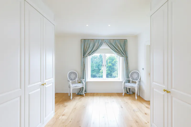 Floor - wooden at West Sussex Country Mansion, B2059 (photo 15)