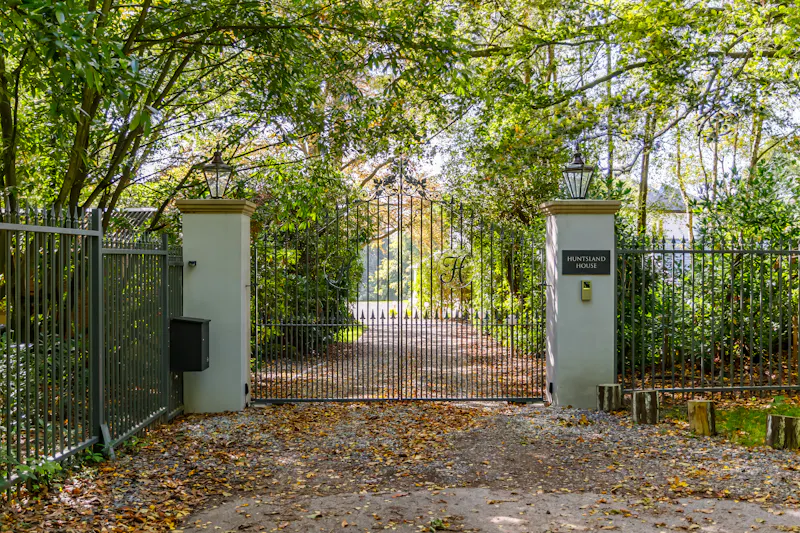 Driveway at West Sussex Country Mansion, B2059 (photo 36)