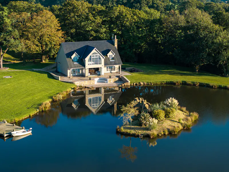 Luxe Lancashire Lodge, D2798 (photo 1)