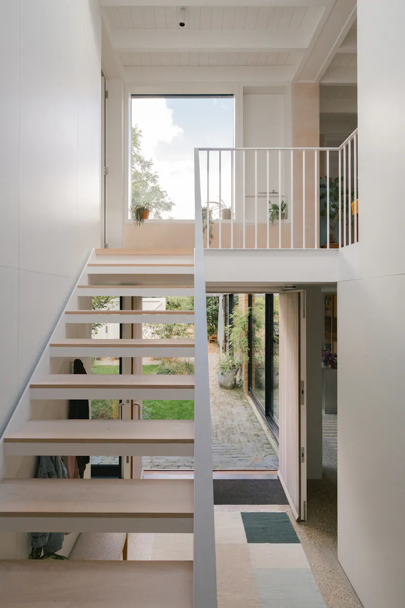 Staircase at Cool minimal East Dulwich mews , K505 (photo 29)