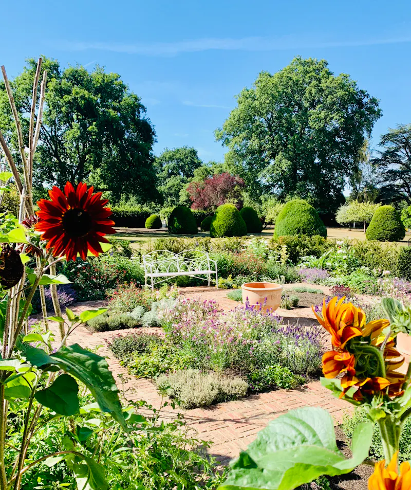 Garden - formal at Stunning Georgian Home Surrey, A1643 (photo 39)