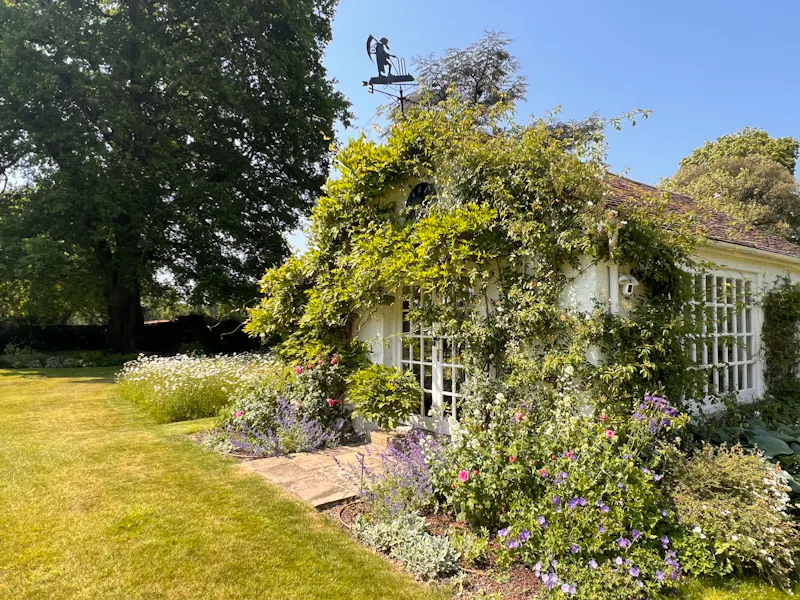 Summer house at Stunning Georgian Home Surrey, A1643 (photo 32)