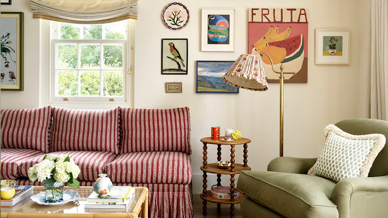 Sitting room at Stunning Georgian Home Surrey, A1643 (photo 5)