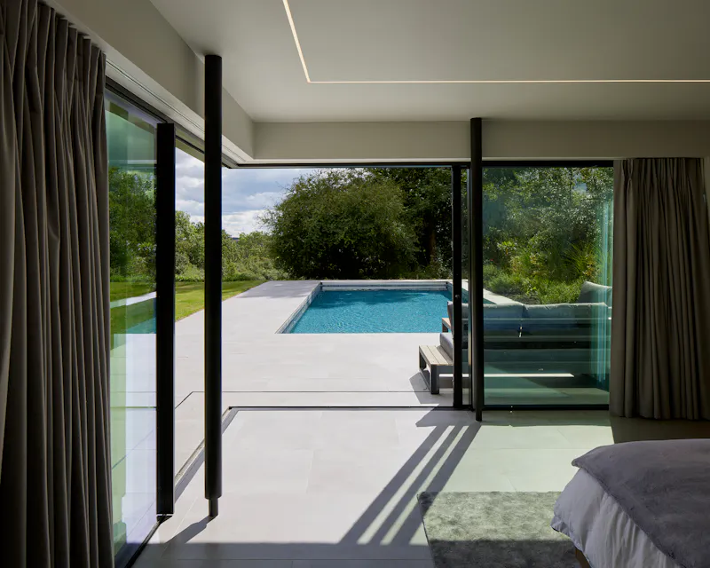 Eye-catching Architectural Home, D2799 (photo 16)