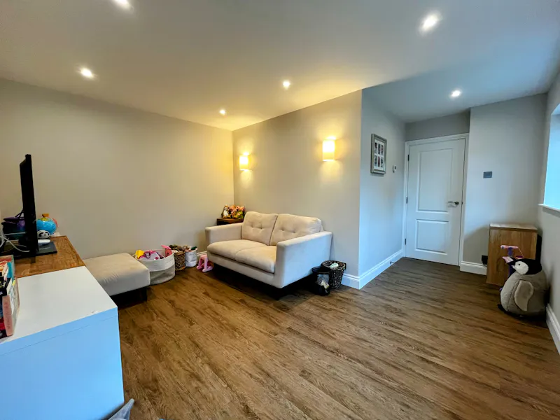 Floor - wooden at Modern Buckinghamshire Home, D2805 (photo 5)