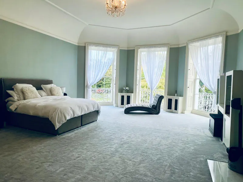 Crittall windows at Classy Georgian Manor Essex, A1645 (photo 15)