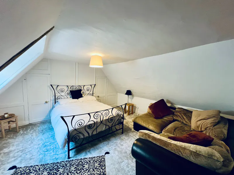 Attic at Classy Georgian Manor Essex, A1645 (photo 23)