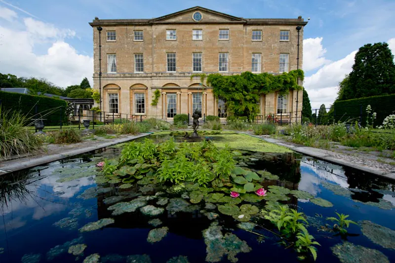 Chateau style house Northampton, A1379 (photo 22)