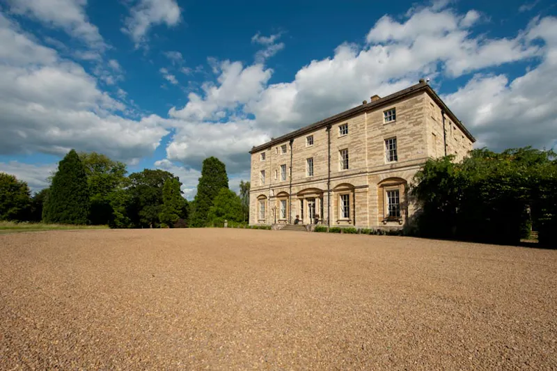 Driveway at Chateau style house Northampton, A1379 (photo 41)