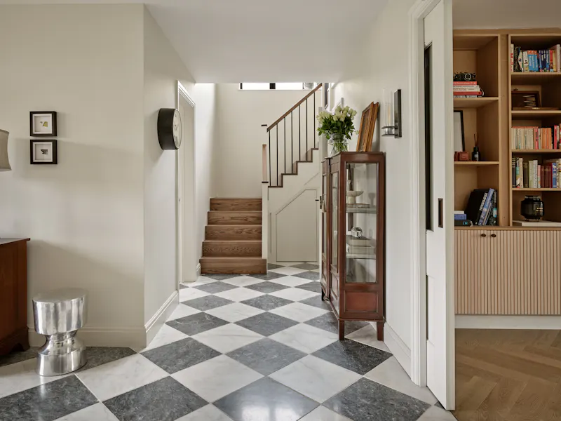Staircase at Modern detached home Elstree, D2792 (photo 15)