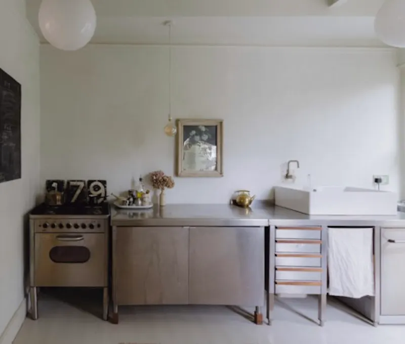 Stylish period Peckham home, B2070 (photo 4)