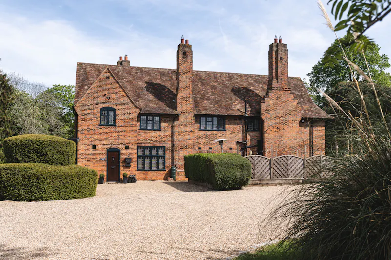 Grade 1 Listed Manor House, G322 (photo 1)
