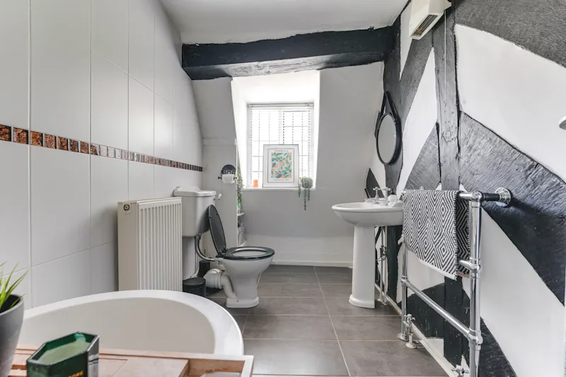 Floor - tiled at Grade 1 Listed Manor House, G322 (photo 39)