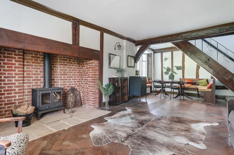 Exposed brick at Grade 1 Listed Manor House, G322 (photo 5)