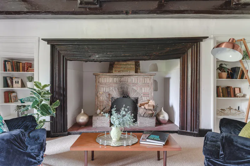 Fireplace at Grade 1 Listed Manor House, G322 (photo 10)