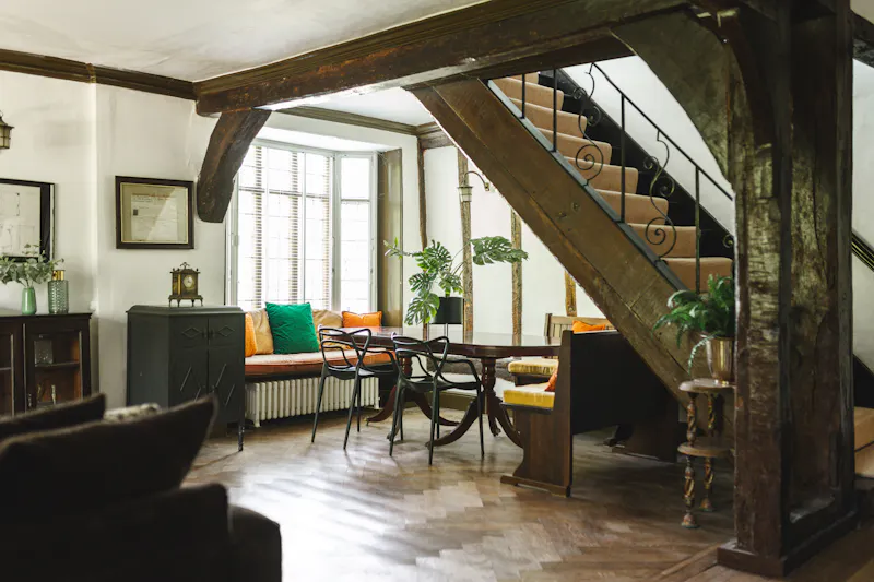 Beams at Grade 1 Listed Manor House, G322 (photo 6)