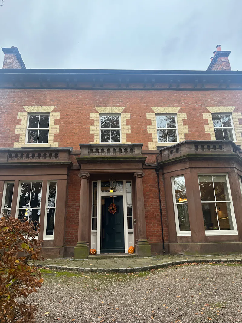 Elegant Merseyside Mansion, B2061 (photo 1)