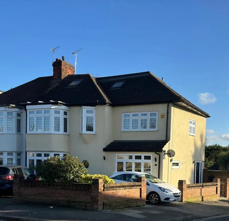 Hornchurch family home, D2800 (photo 28)
