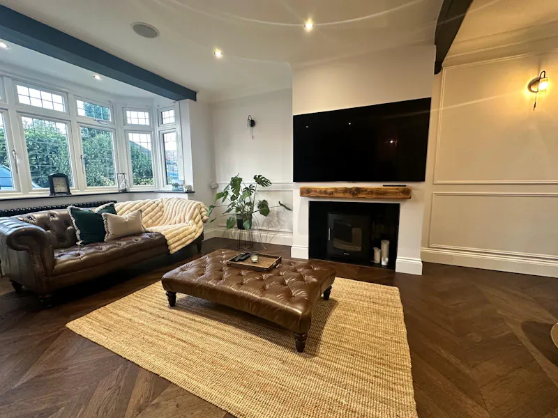 Living Room at Hornchurch family home, D2800 (photo 8)