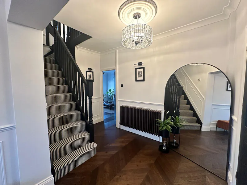 Hornchurch family home, D2800 (photo 3)