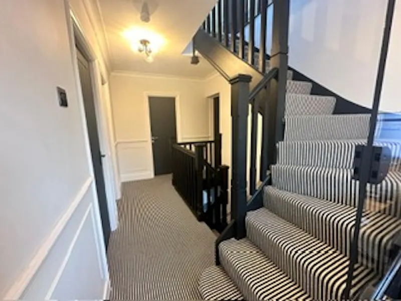 Hornchurch family home, D2800 (photo 15)